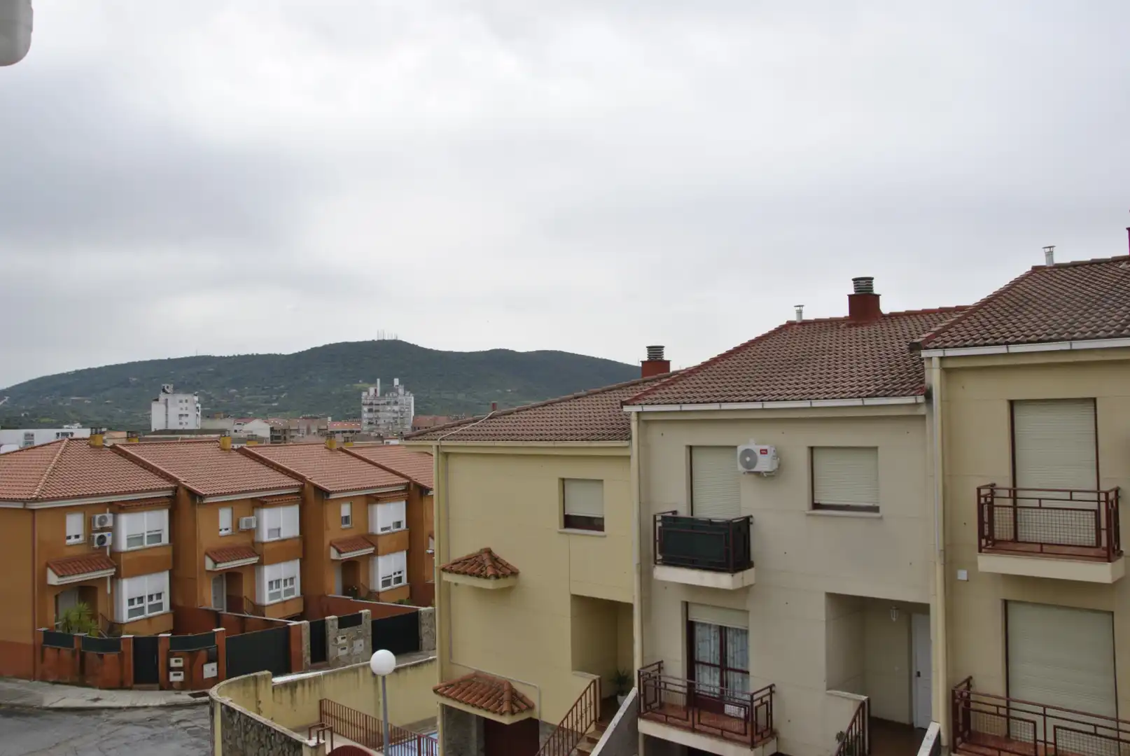 Habitación de Casa adosada en venta en Plasencia con Aire acondicionado, Calefacción y Terraza