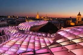 Vista exterior de Edificio en venta en  Sevilla Capital