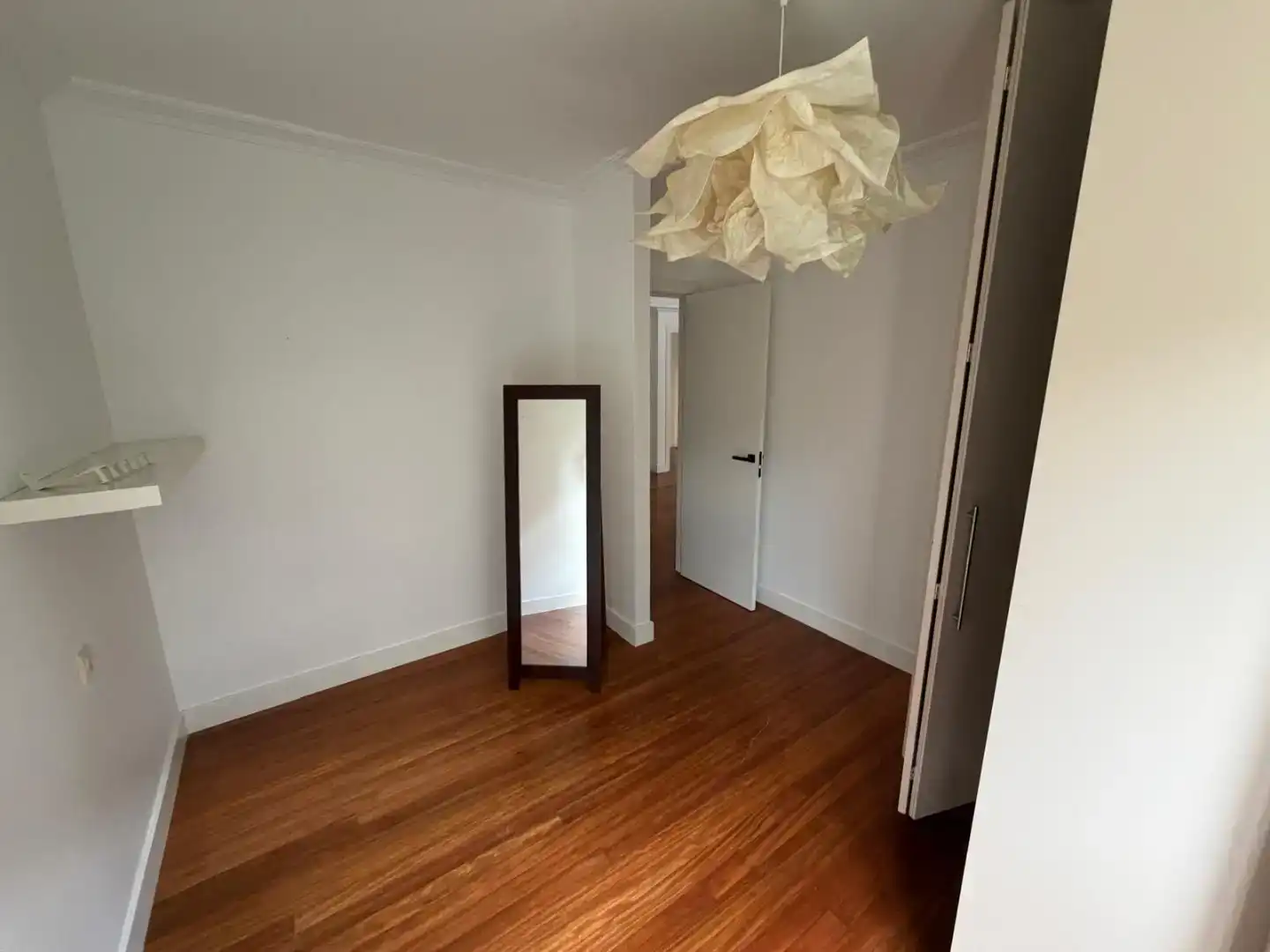 Schlafzimmer von Erdgeschoss zur Miete in Castro-Urdiales mit Privatgarten, Parkett und Schwimmbad