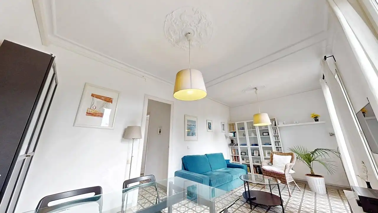 Sala d'estar de Pis en venda en Barcelona amb Aire condicionat, Calefacció i Balcó