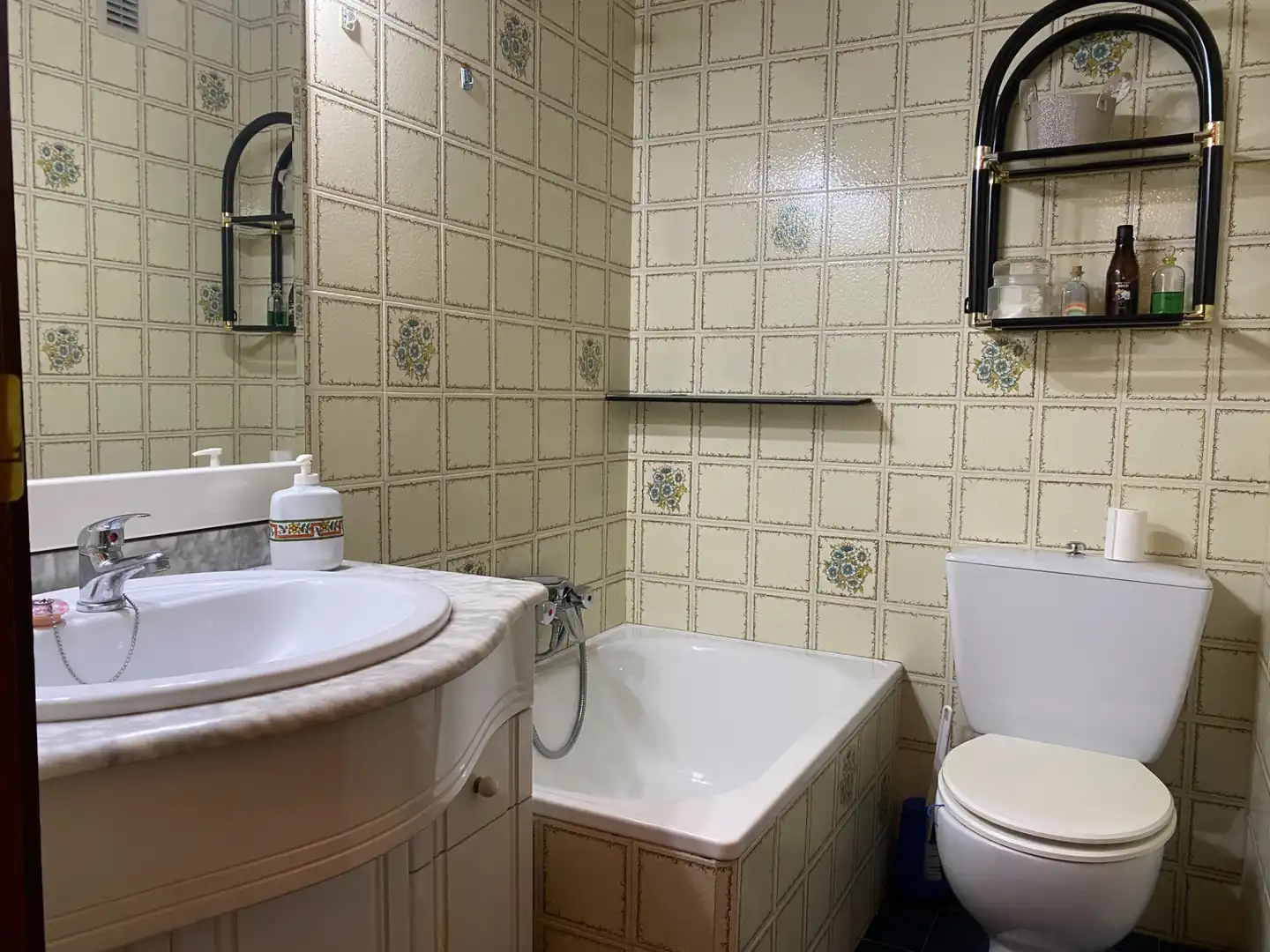 Baño de Piso en venta en Alicante / Alacant con Aire acondicionado, Amueblado y Balcón