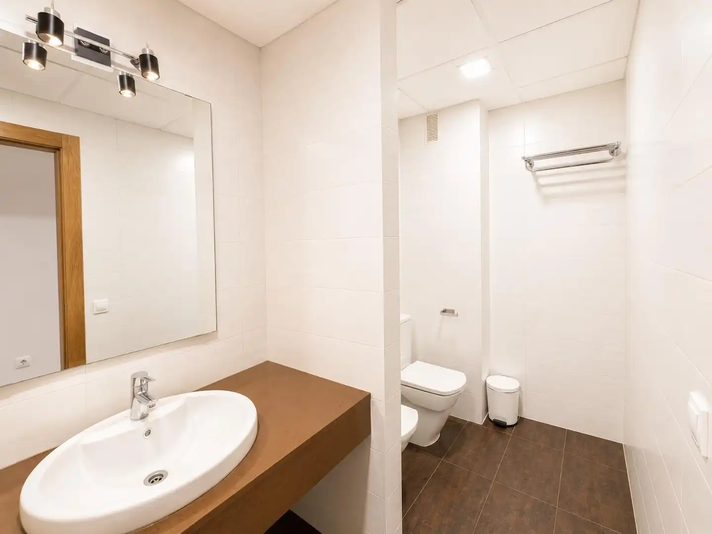 Bathroom of Flat for rent in Almería  with Air Conditioner and Furnished