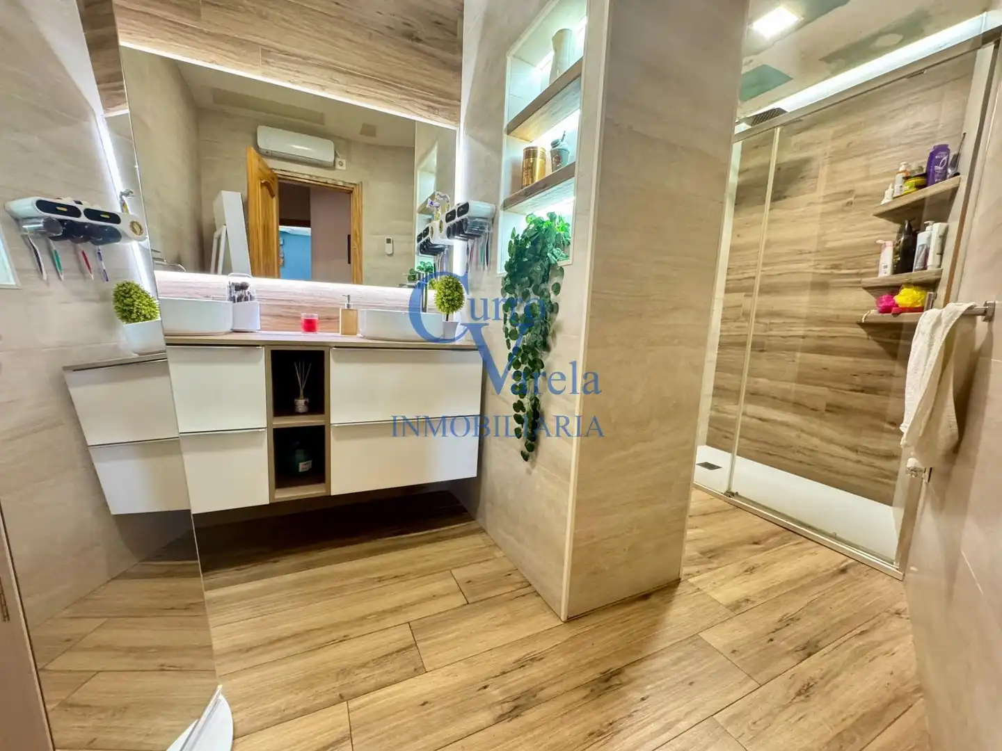 Baño de Piso en venta en Dos Hermanas con Aire acondicionado, Calefacción y Trastero