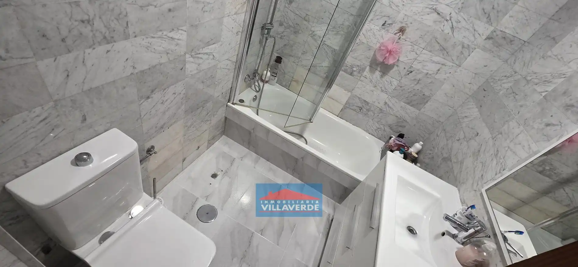 Bathroom of Flat for sale in Cangas   with Heating, Storage room and Furnished
