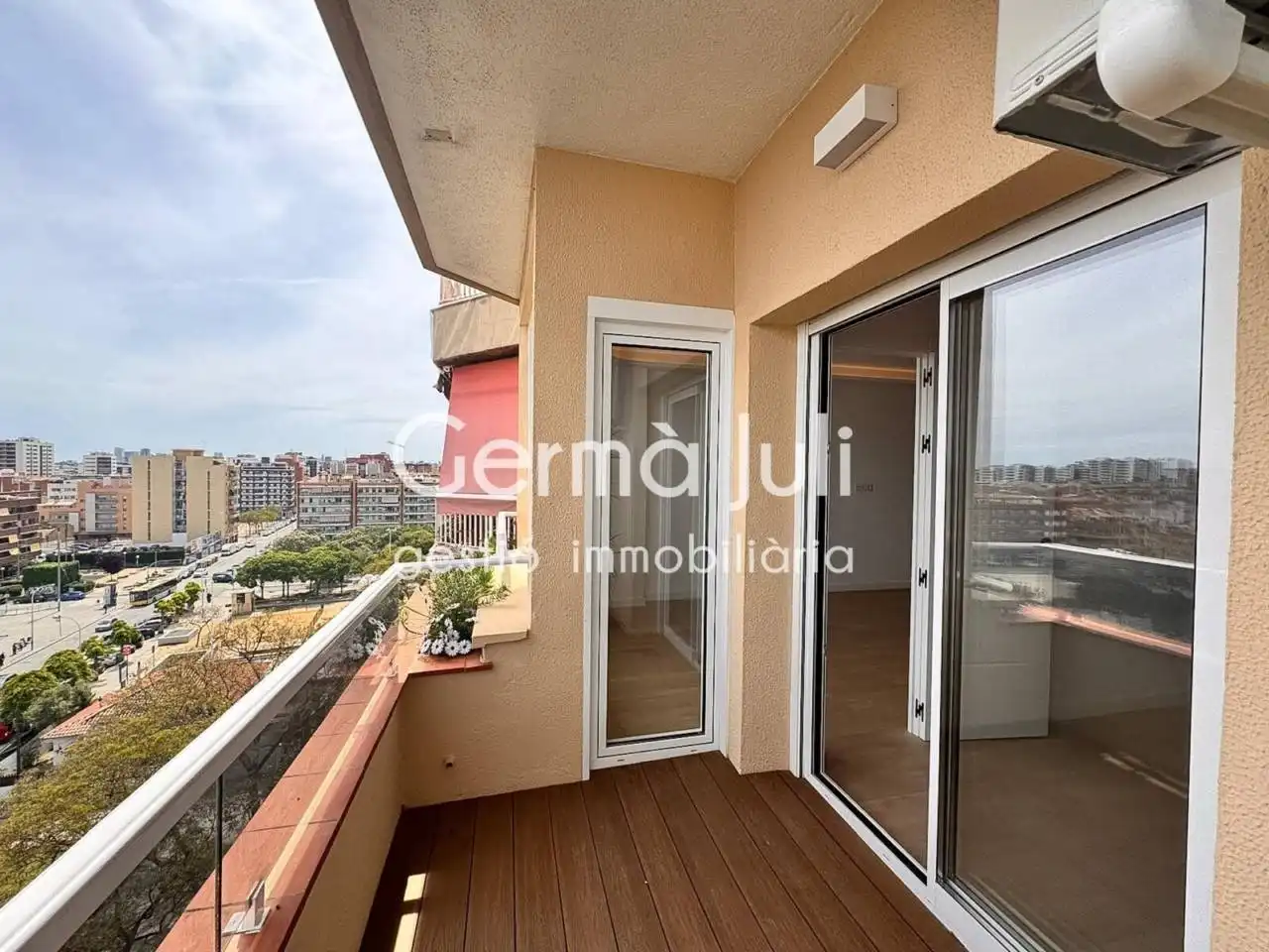 Piso en venta en Badalona con Aire acondicionado, Calefacción y Balcón