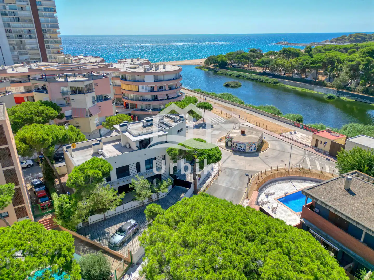 Außenansicht von Einfamilien-Reihenhaus zum Verkauf in Castell d'Aro, Platja d'Aro i s'Agaró mit Klimaanlage, Heizung und Terrasse