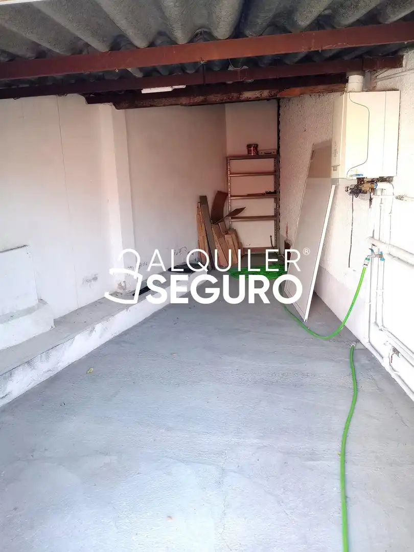 Parking de Casa o chalet de alquiler en Aldeamayor de San Martín con Aire acondicionado, Calefacción y Terraza