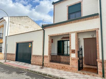 Vista exterior de Casa adosada en venda en Campillos amb Aire condicionat, Terrassa i Traster