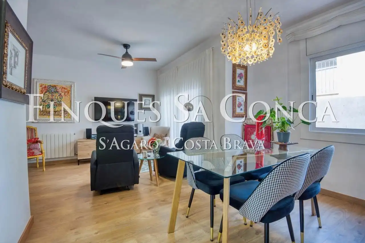Sala de estar de Apartamento en venta en Sant Feliu de Guíxols con Calefacción y Parquet