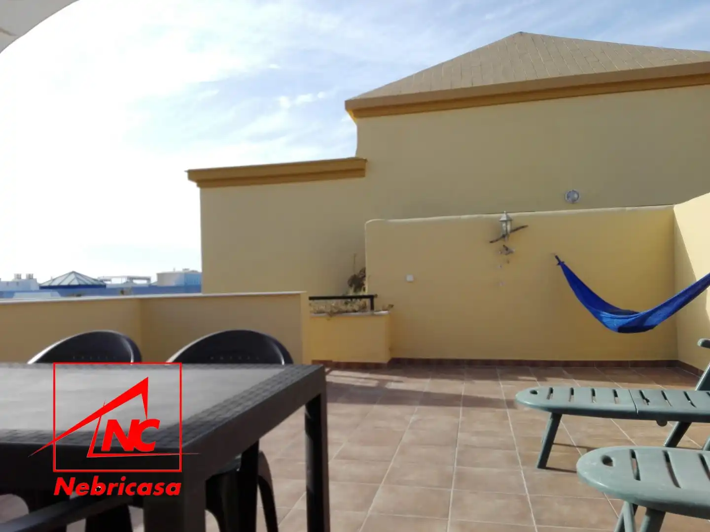 Terrasse von Wohnung zur Miete in Rota mit Terrasse, Schwimmbad und Möbliert