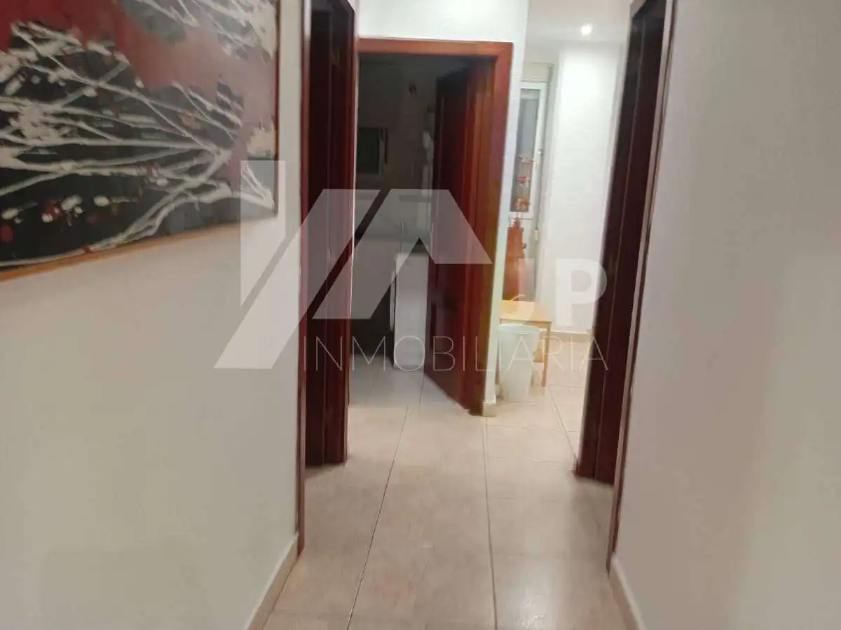 Wohnung zur Miete in Calle Buensuceso, Centro - Sagrario