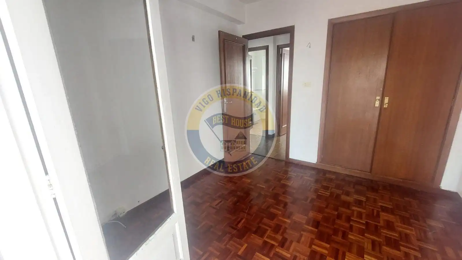 Pis en venda en Vigo  amb Calefacció, Parquet i Traster