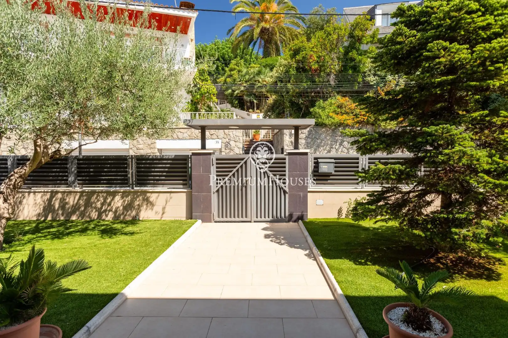 Vista exterior de Casa o chalet en venta en Premià de Dalt con Aire acondicionado, Calefacción y Jardín privado