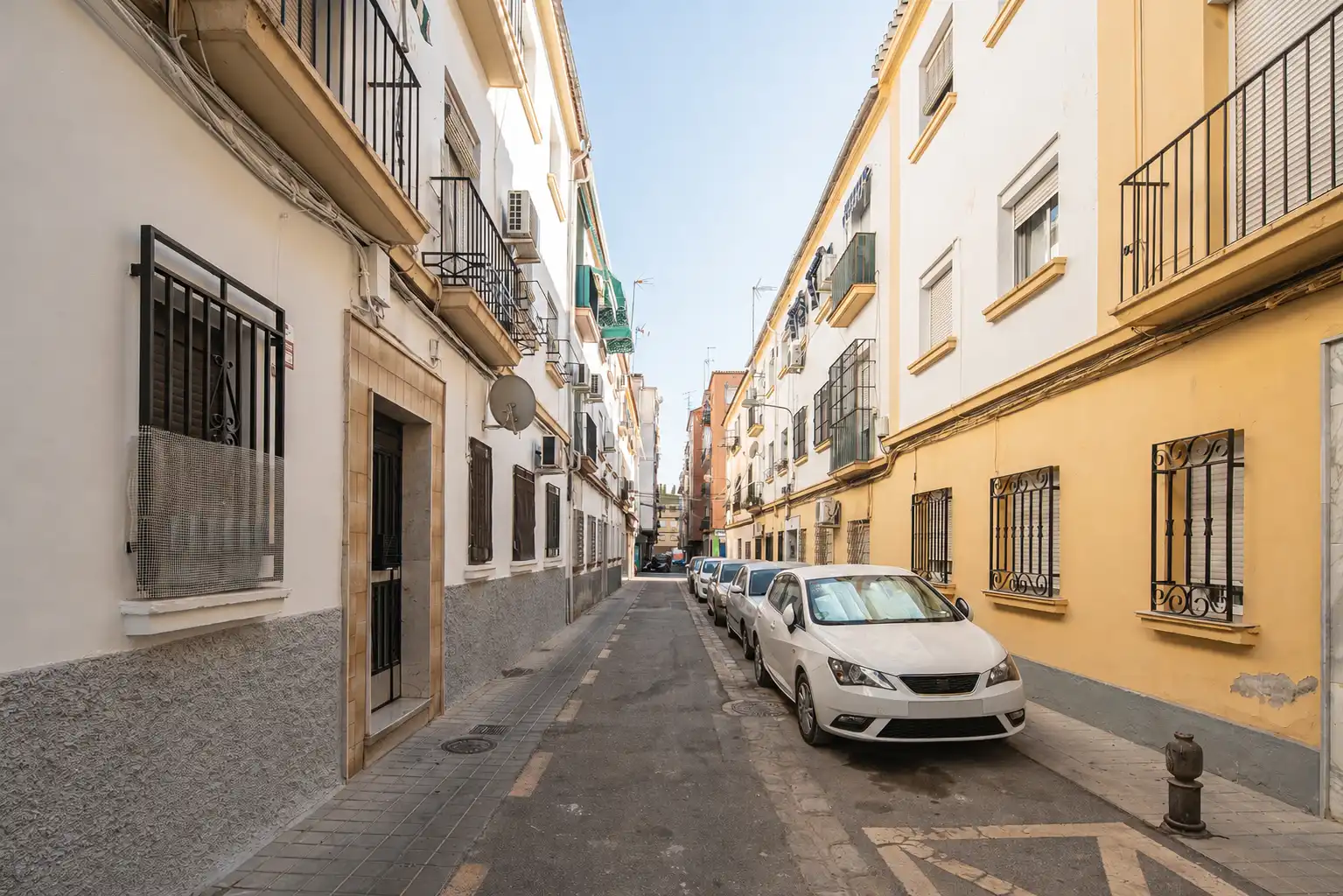 Außenansicht von Wohnung zum Verkauf in Granada mit Parkett, Möbliert und Ofen