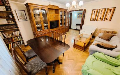 Living room of Flat for sale in Valladolid Capital  with Heating and Parquet flooring