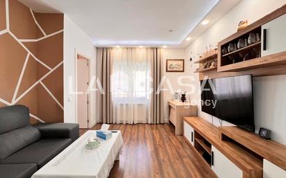 Living room of Flat for sale in  Barcelona Capital  with Heating