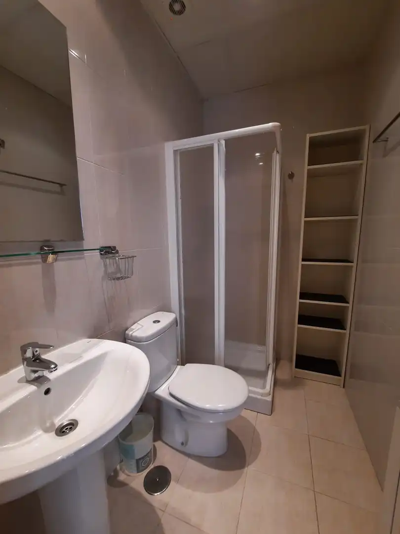 Flat with terrace to rent in Calle Santa Escolástica, imagen 23