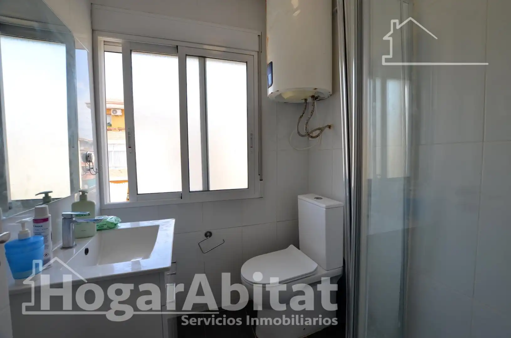 Bany de Pis en venda en Alicante / Alacant amb Aire condicionat, Calefacció i Terrassa
