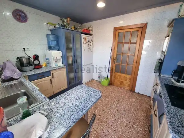 Cuina de Casa o xalet en venda en Zaragoza amb Aire condicionat, Calefacció i Jardí privat