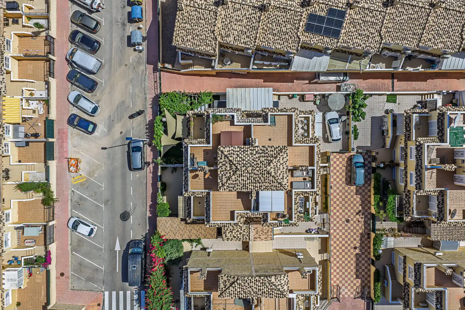 Vista exterior de Casa adosada en venda en Torrevieja amb Piscina comunitària