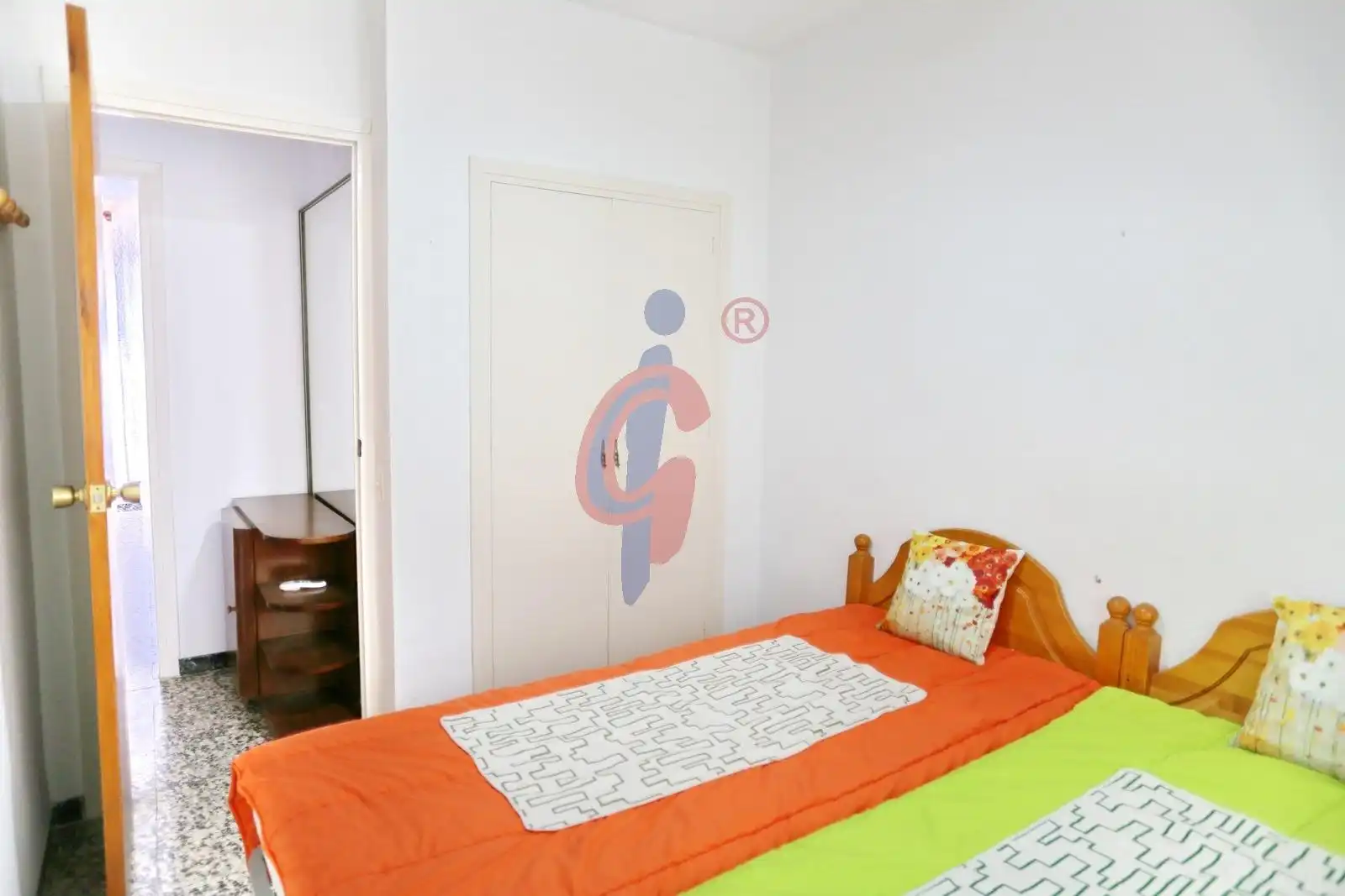 Dormitori de Apartament de lloguer en Guardamar del Segura amb Aire condicionat, Calefacció i Moblat