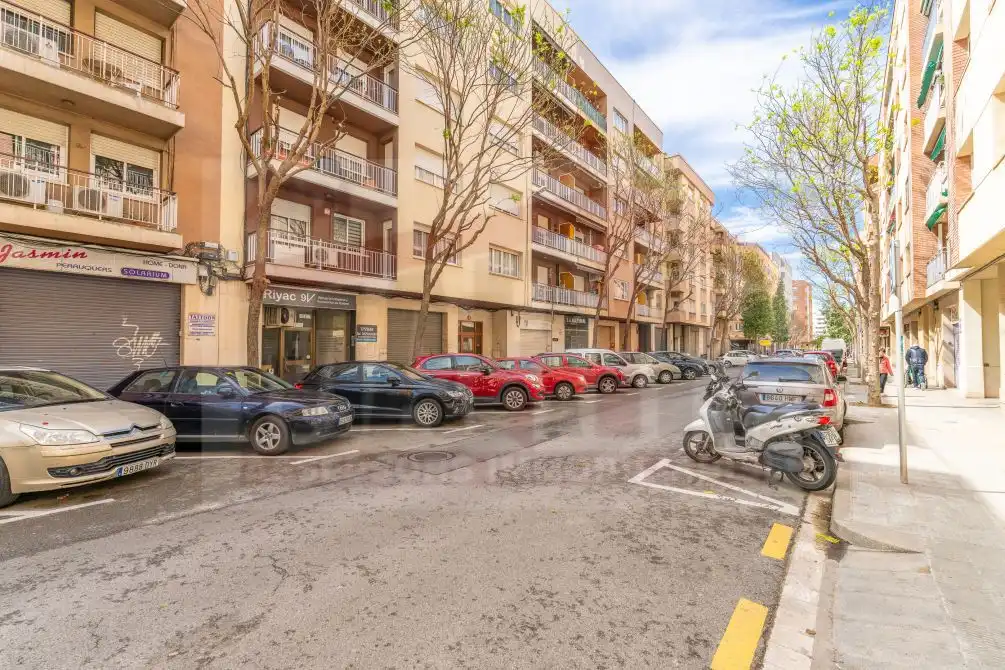 Vista exterior de Pis en venda en Reus amb Balcó