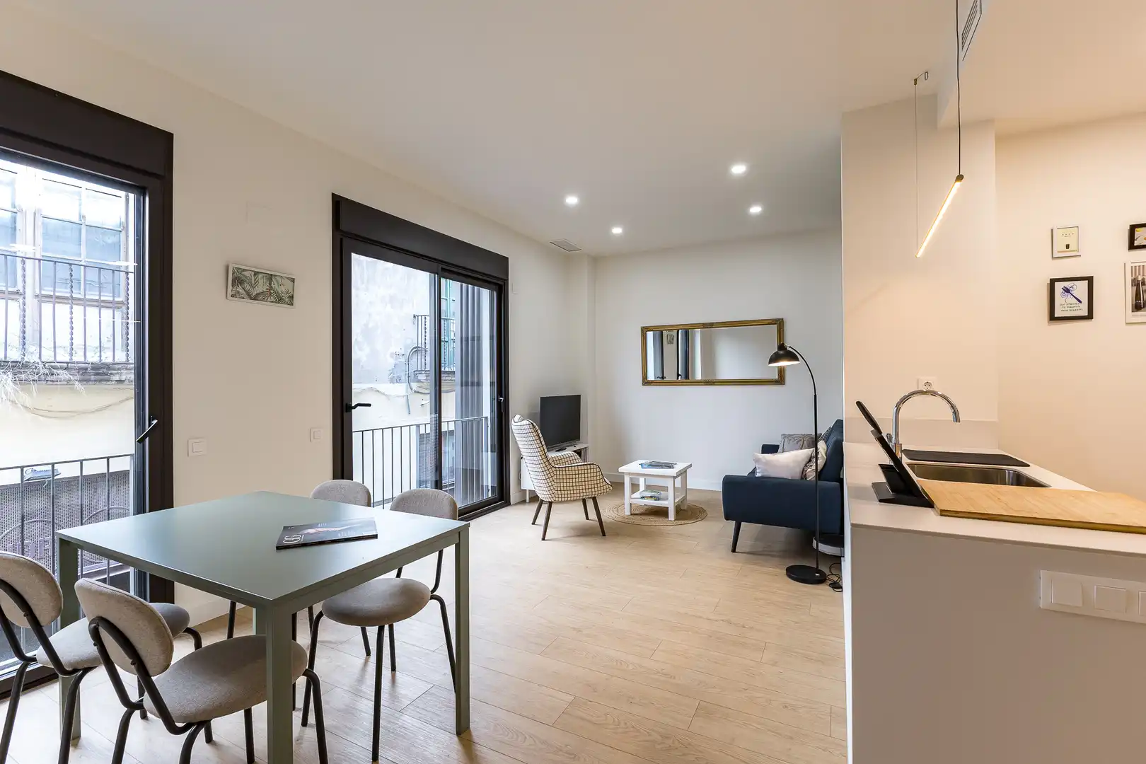 Living room of Apartments for sale in Vilanova i la Geltrú  with Air Conditioner, Heating and Storage room