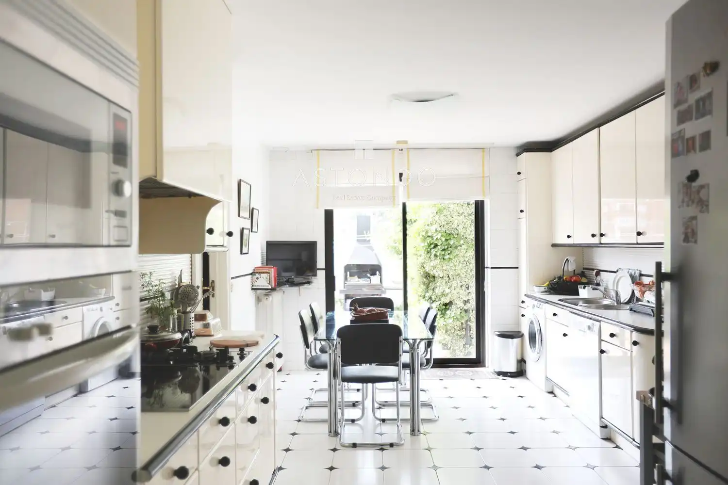 Kitchen of Houses for sale in Madrid  with Air Conditioner, Heating and Terrace