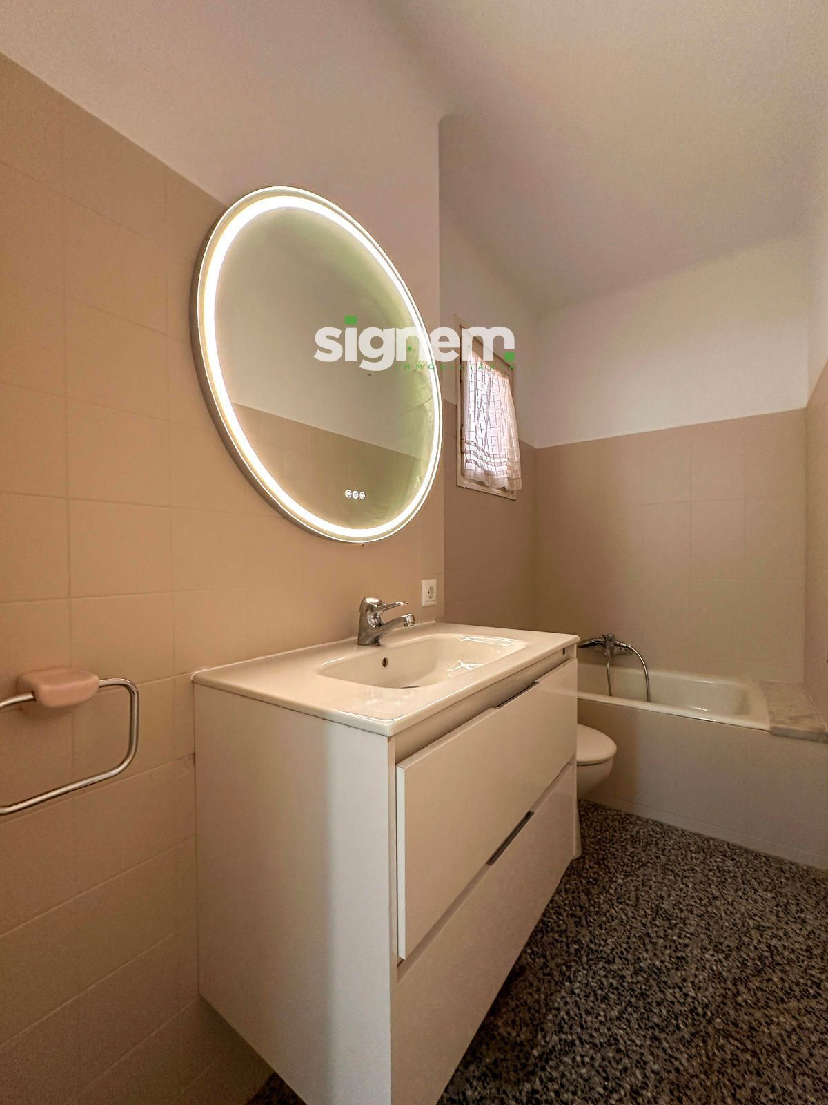 Bany de Pis en venda en Manresa amb Calefacció, Terrassa i Traster