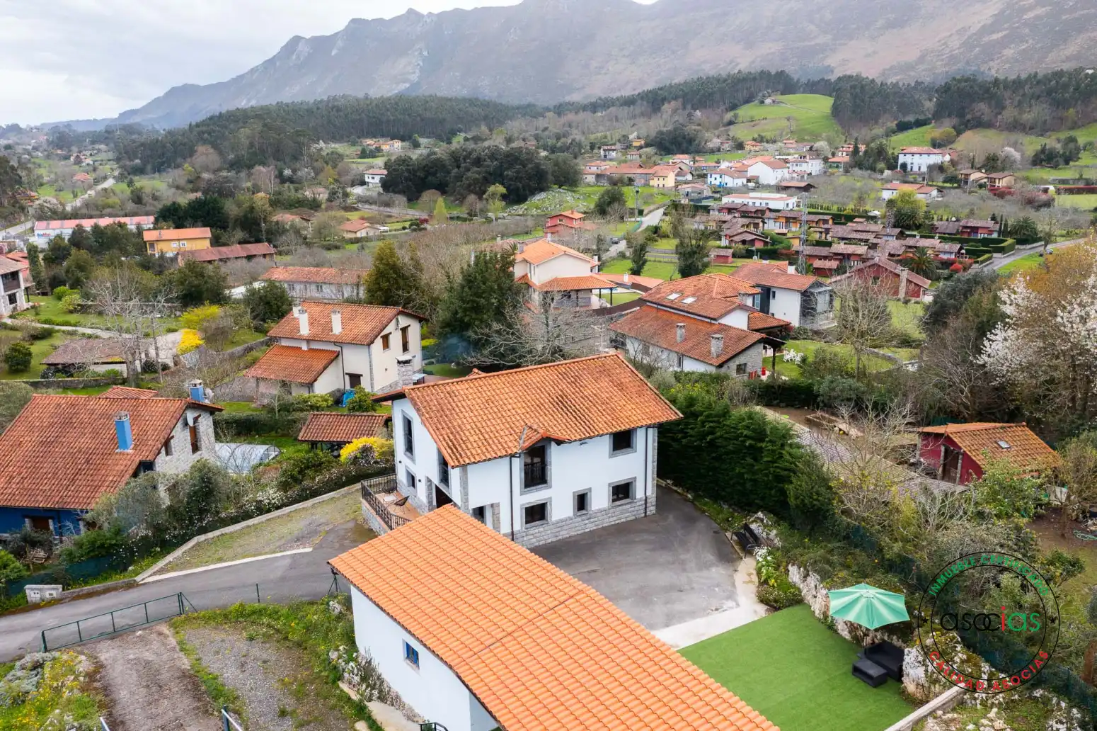 Casa con giardino in vendita a Ribadesella - LG CAMANGO 1