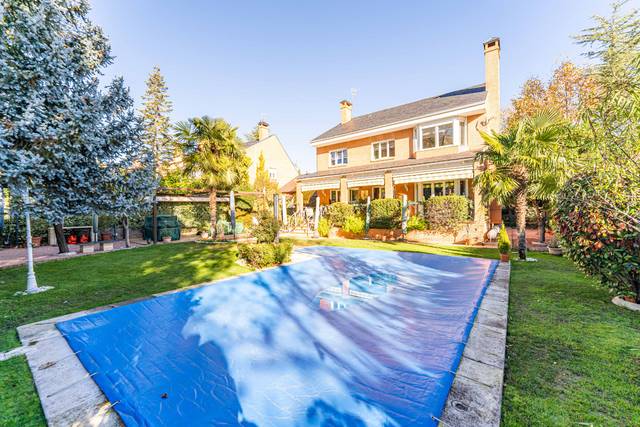 Casa adosada en Venta en Calle Mar Cantábrico en Los Ángeles - Jarandilla