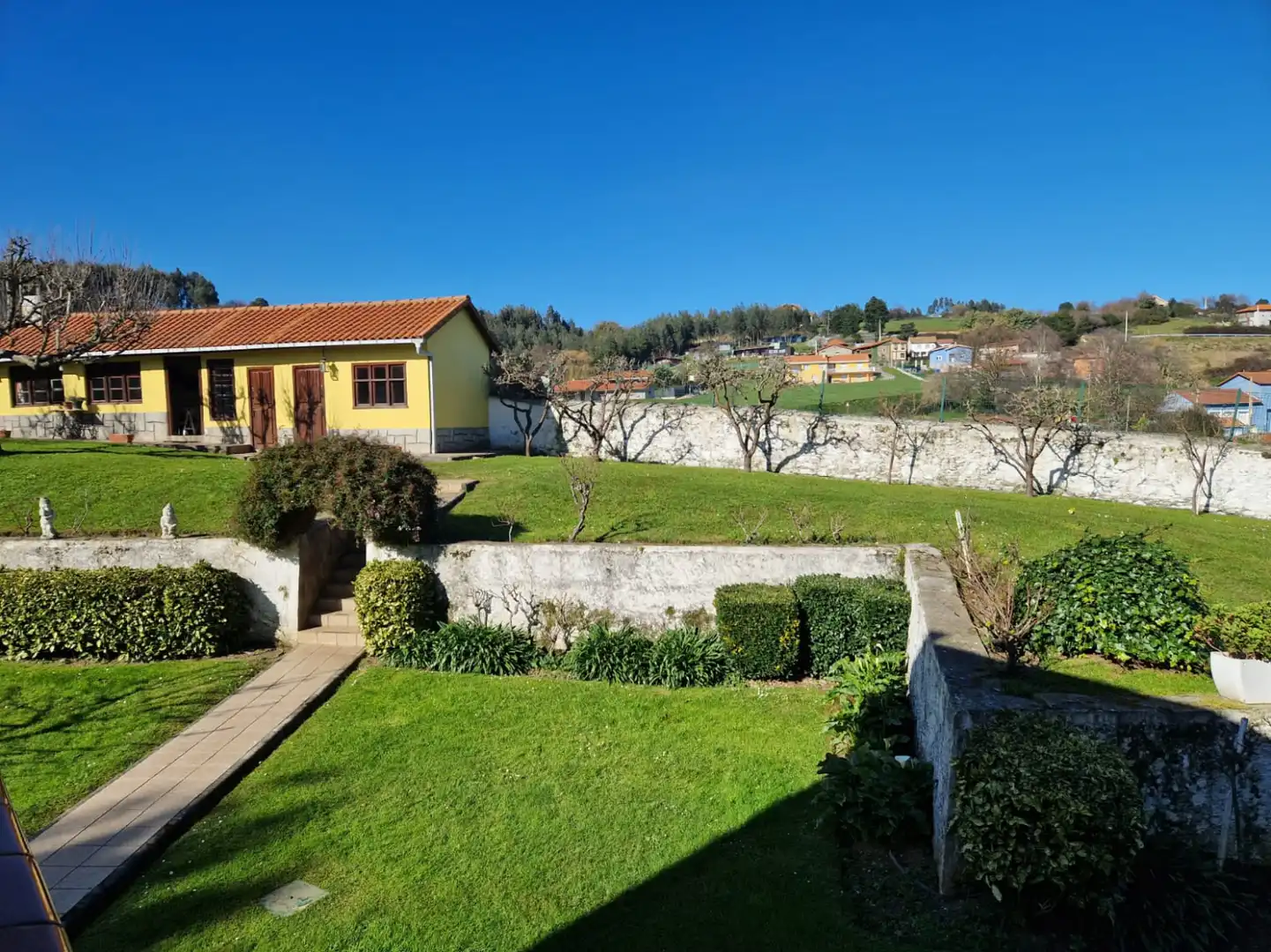 Jardí de Casa o xalet en venda en Castrillón amb Calefacció, Terrassa i Traster