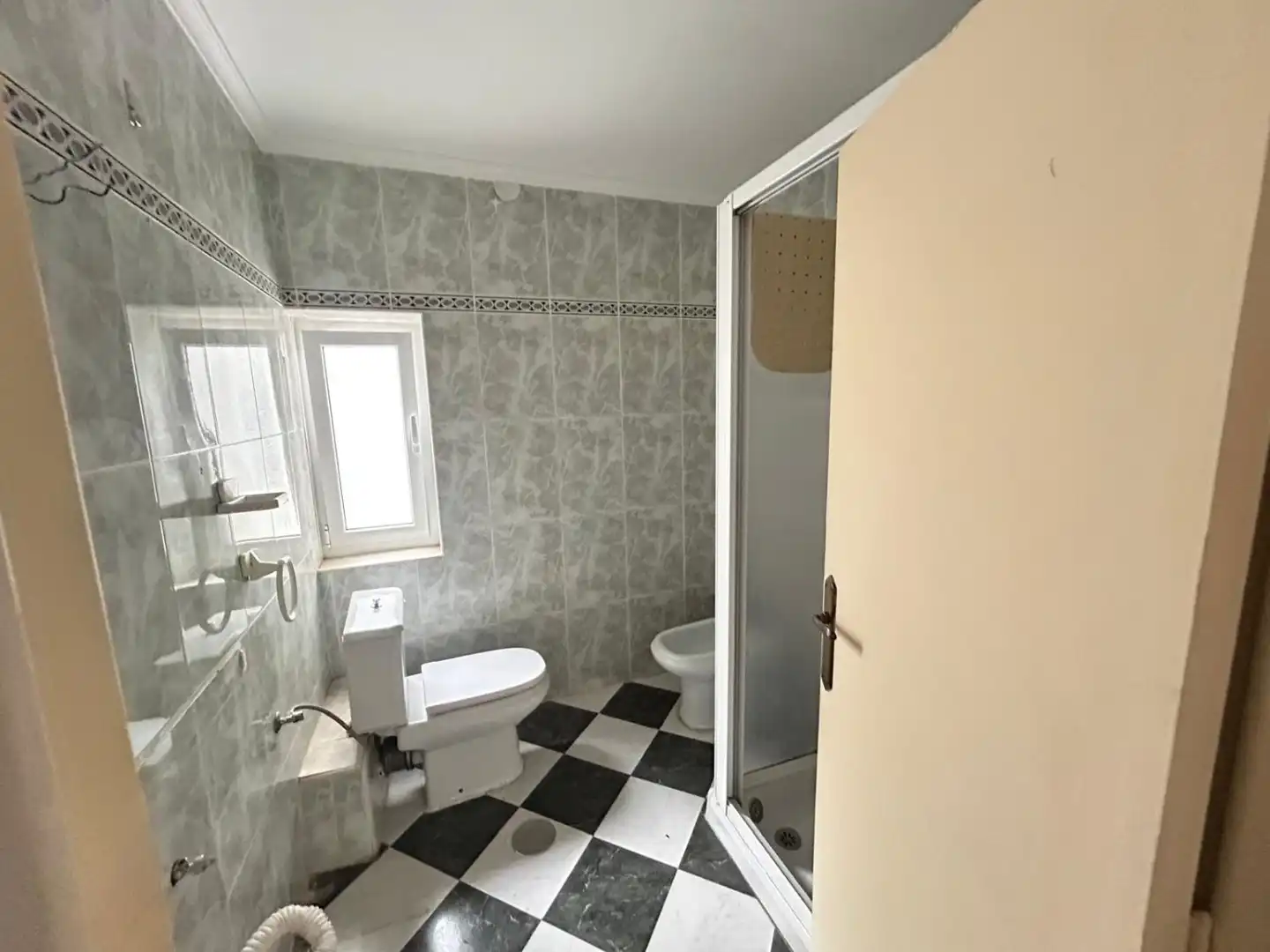 Baño de Piso en venta en Albacete con Aire acondicionado, Calefacción y Balcón