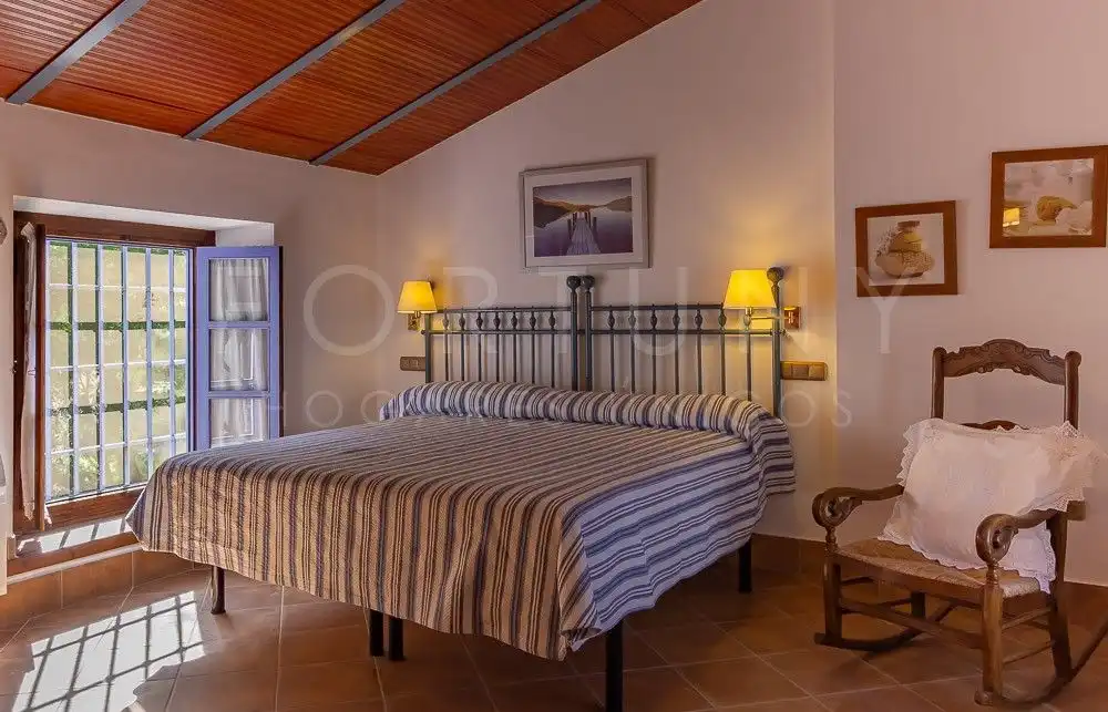 Dormitori de Finca rústica en venda en Archidona amb Calefacció, Jardí privat i Terrassa