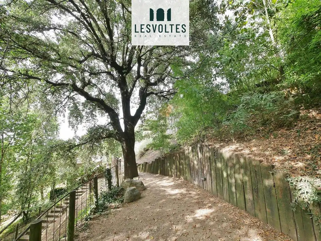 Vista exterior de Finca rústica en venda en La Bisbal d'Empordà amb Aire condicionat, Calefacció i Jardí privat