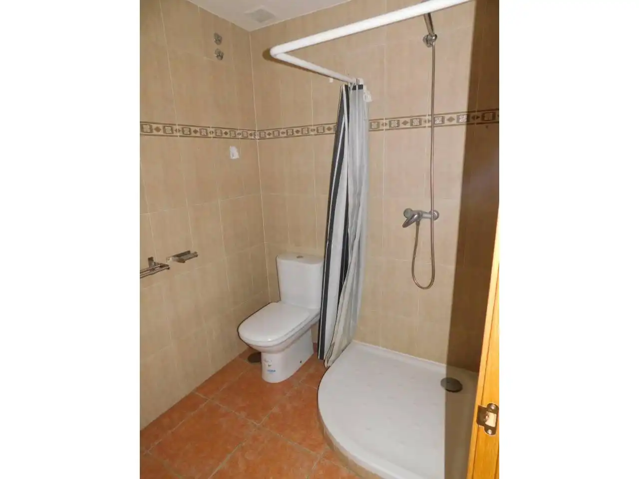Baño de Casa o chalet en venta en Robledillo de la Jara con Calefacción, Jardín privado y Terraza