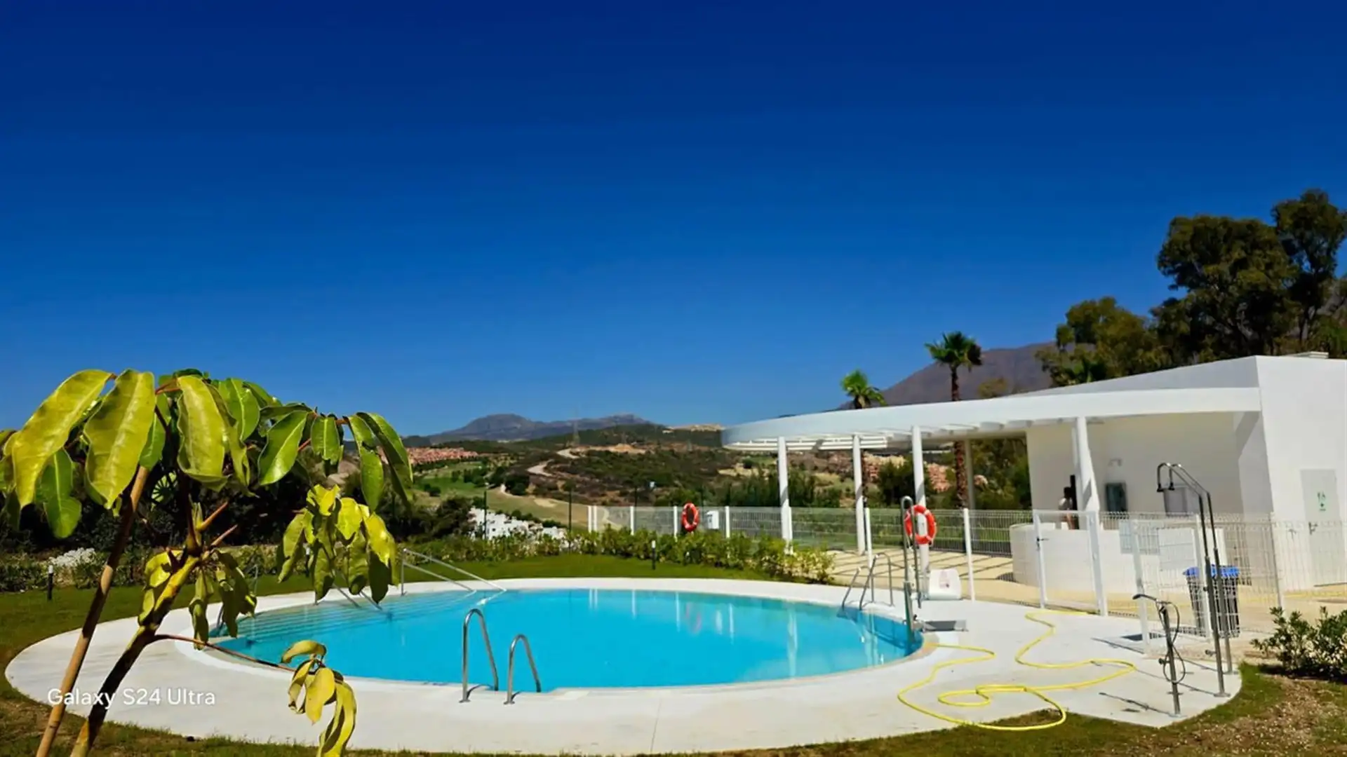 Piscina de Apartament en venda en Estepona amb Aire condicionat i Terrassa