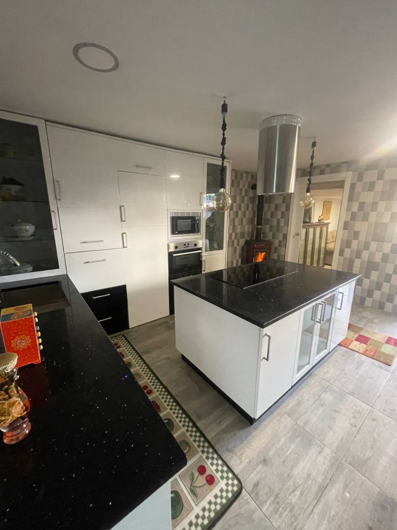 Kitchen of Single-family semi-detached for sale in Culleredo  with Heating, Furnished and Oven