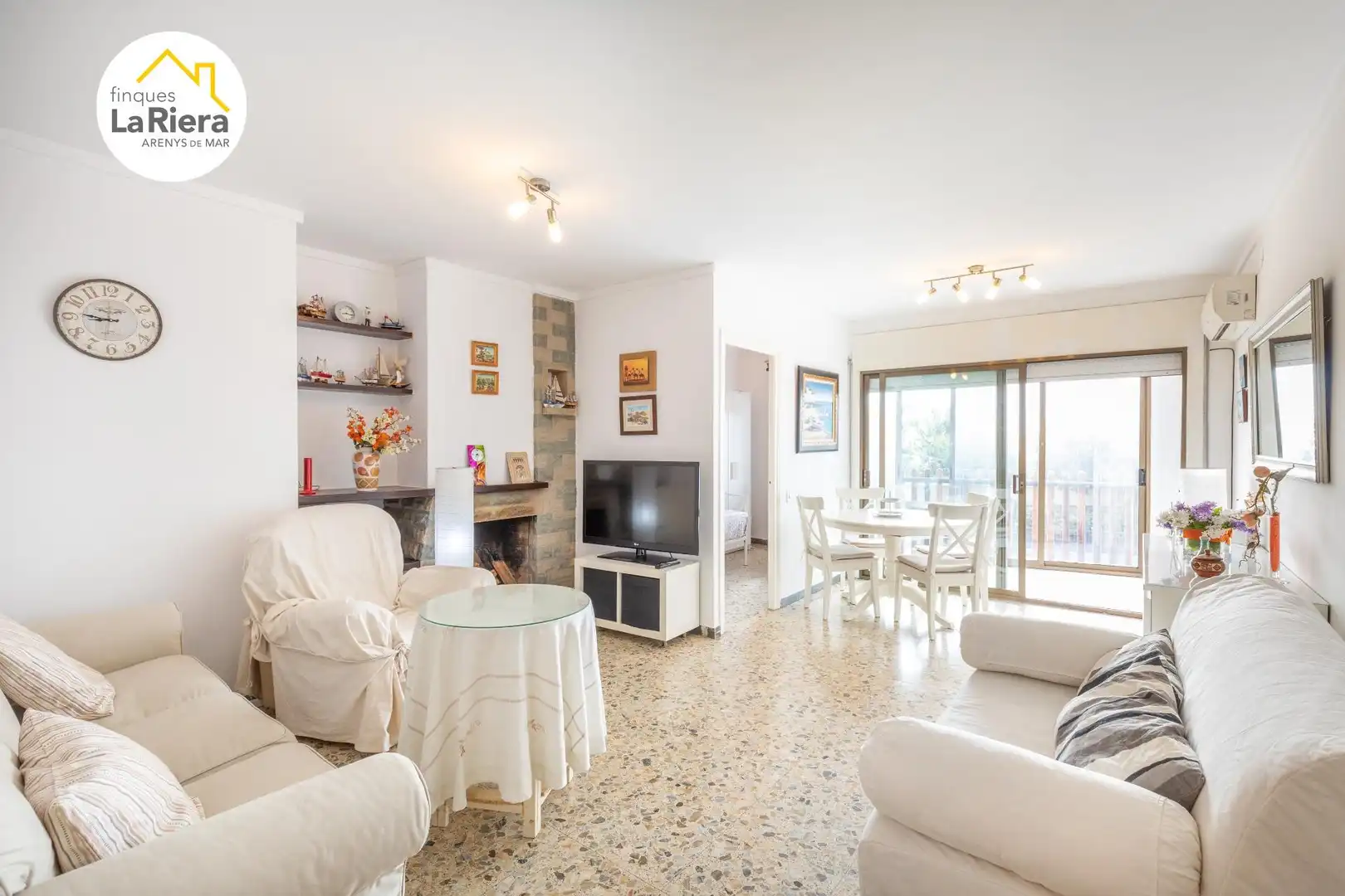 Wohnzimmer von Wohnung zum Verkauf in Arenys de Mar mit Klimaanlage, Terrasse und Alarm