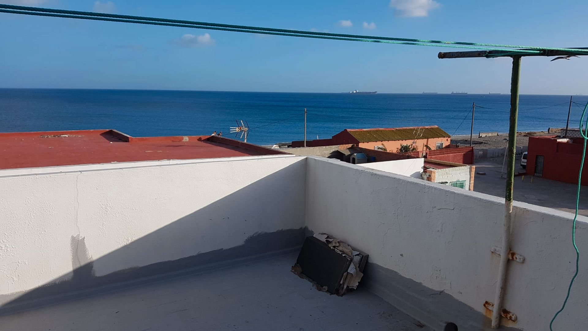 Exterior view of House or chalet for sale in La Línea de la Concepción  with Terrace and Furnished