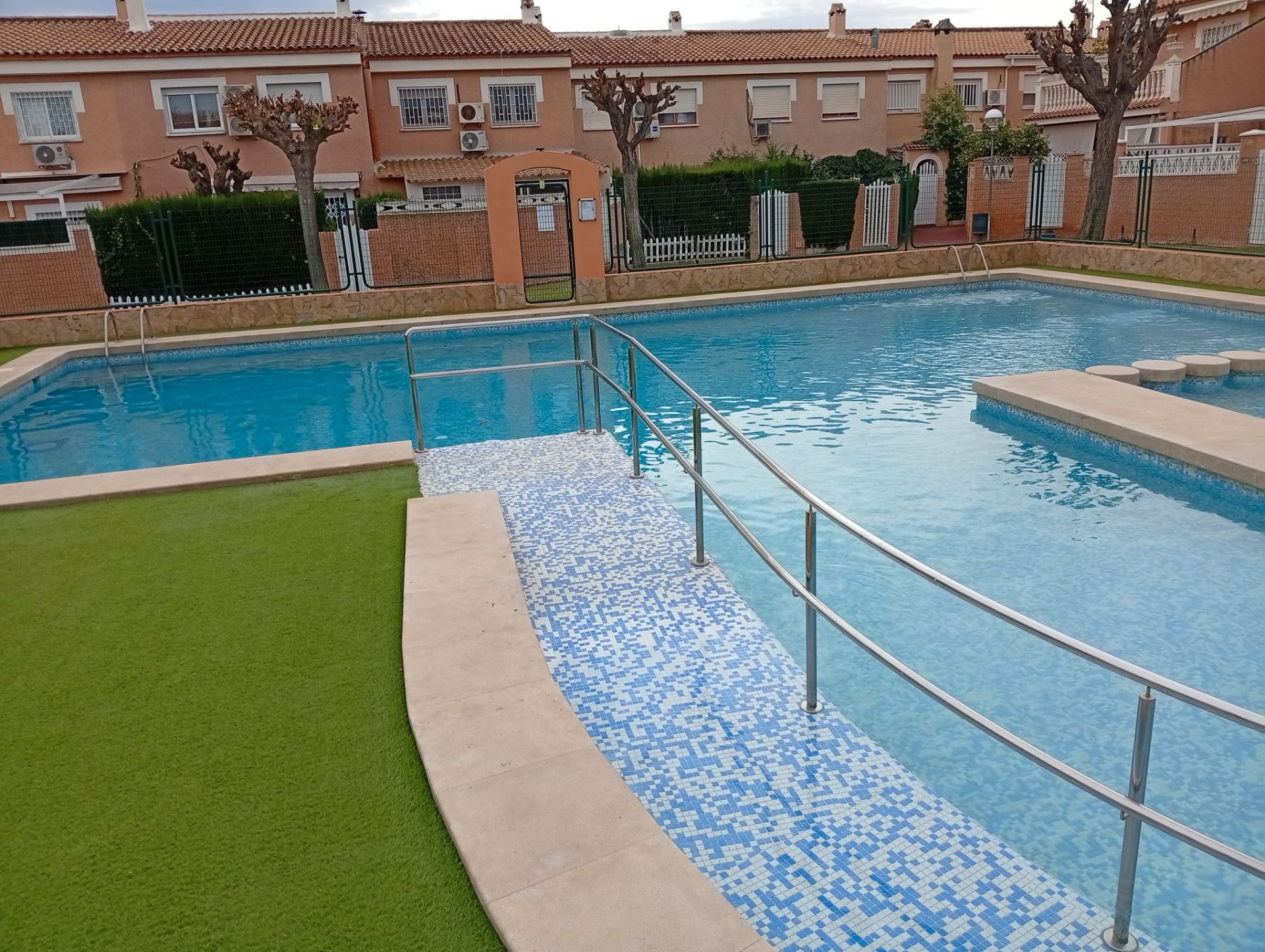 Swimming pool of Single-family semi-detached for sale in San Vicente del Raspeig / Sant Vicent del Raspeig  with Air Conditioner, Heating and Private garden