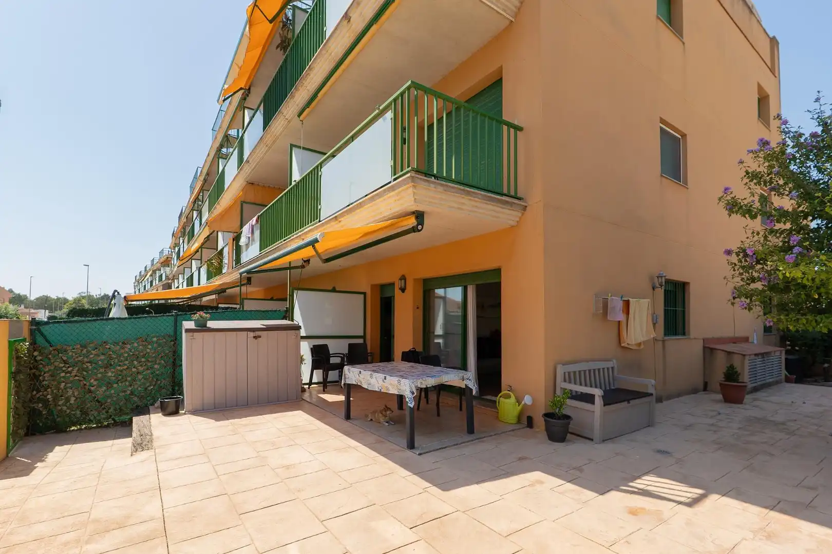 Terrasse von Erdgeschoss zum Verkauf in Amposta mit Terrasse, Abstellraum und Möbliert