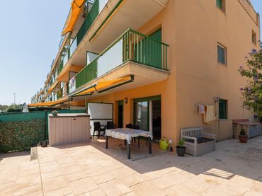 Erdgeschosswohnung mit Aufzug zum Verkauf in Calle EUCALIPTUS