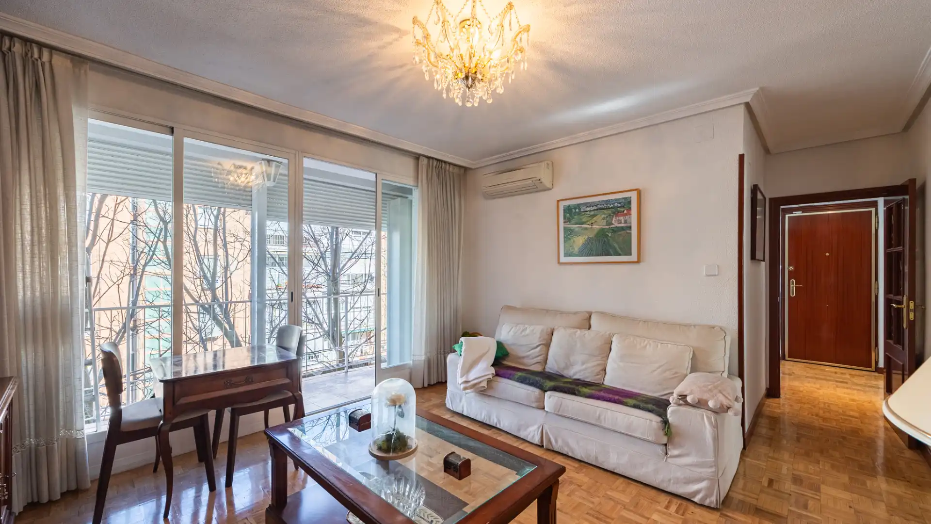 Living room of Flat for sale in  Madrid Capital  with Air Conditioner, Heating and Terrace