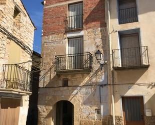 Exterior view of Single-family semi-detached for sale in Valdeltormo  with Storage room, Furnished and Oven