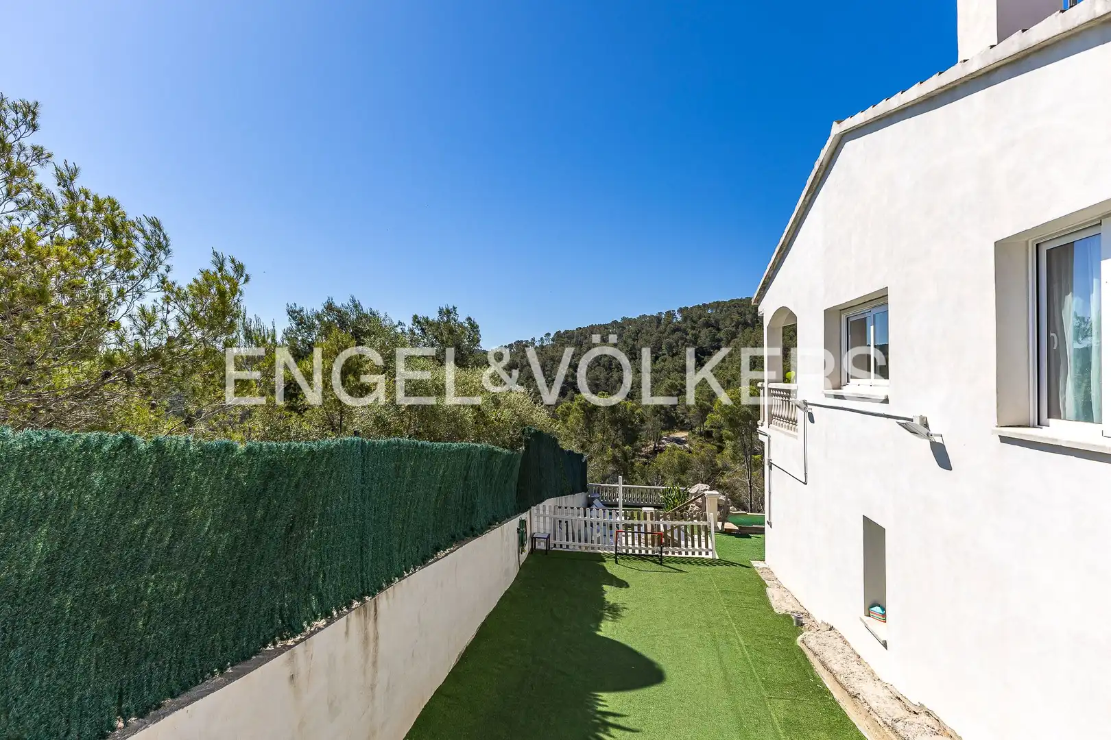 Vista exterior de Casa o xalet en venda en Sant Pere de Ribes amb Aire condicionat, Calefacció i Jardí privat