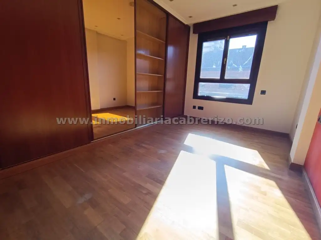 Flat for sale in Calle Rodrigo de Arriaga Mendo, Residencia