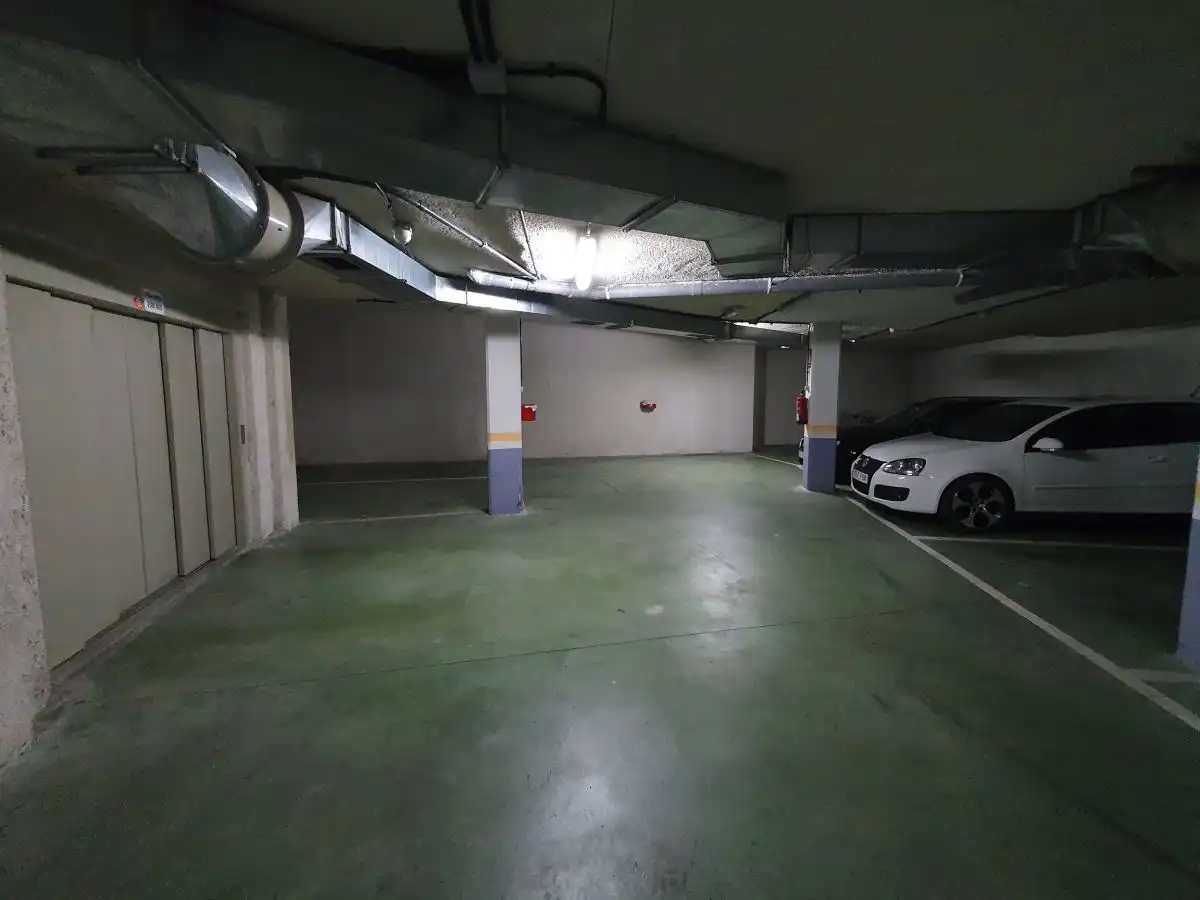 Parkplatz von Garage zum Verkauf in Laviana
