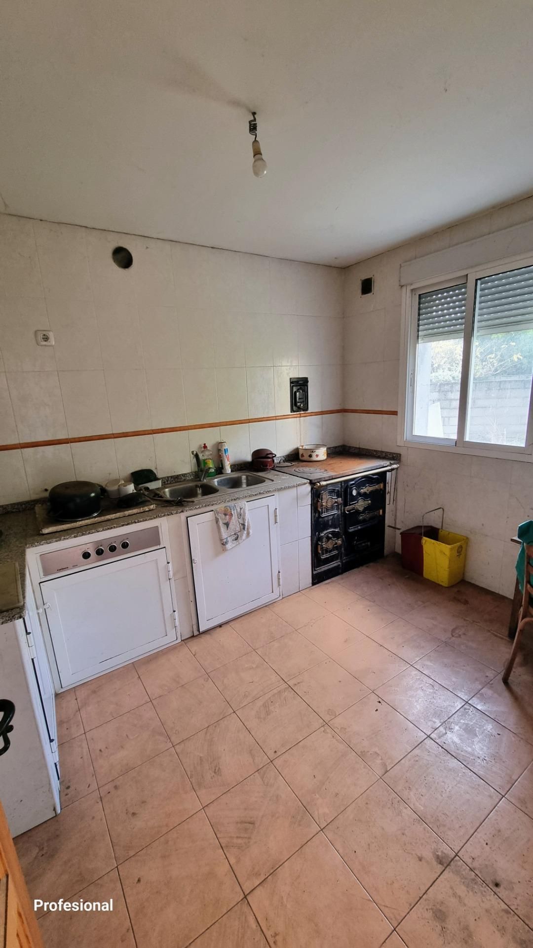Cocina de Finca rústica en venta en Ponferrada con Jardín privado y Trastero