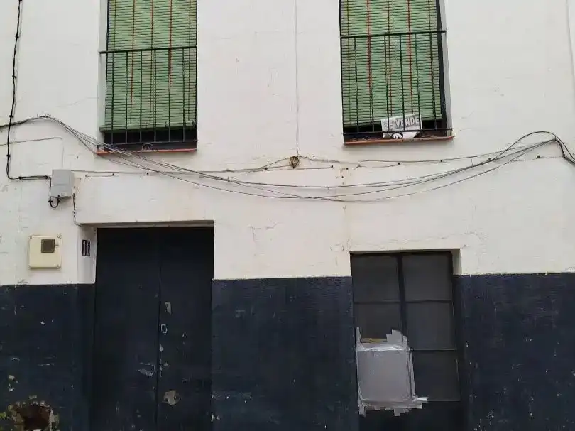 Vista exterior de Pis en venda en Fuentes de León amb Jardí privat i Balcó